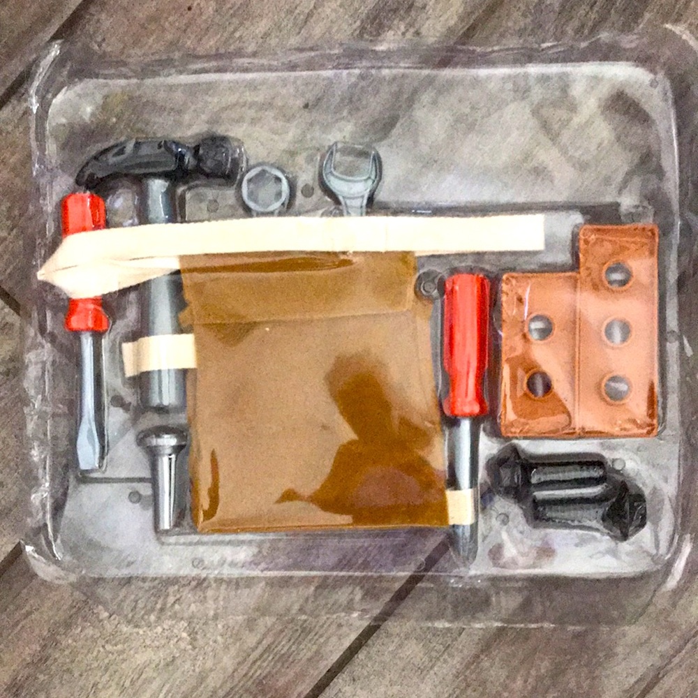 Black + Decker tool belt play set. - Picture 3 of 3